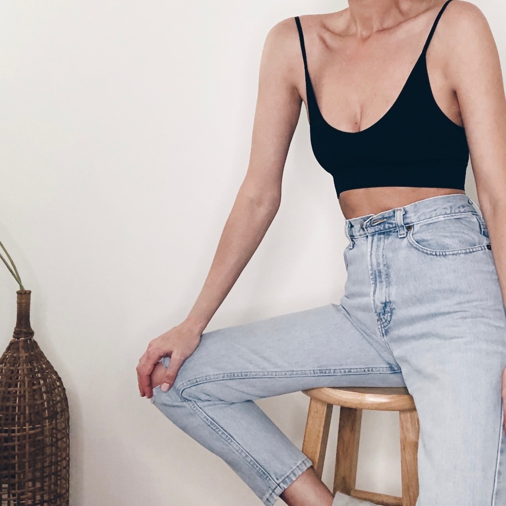 Low Back Bralette Crop Top - Picture 3 of 11